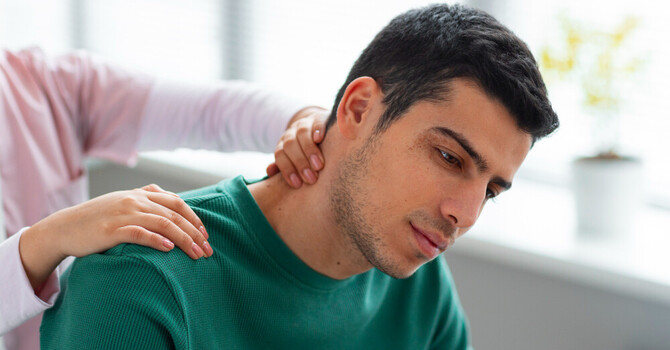 Why Whiplash Can Call for Neck Pain Treatment Even When Symptoms Show Up Late 